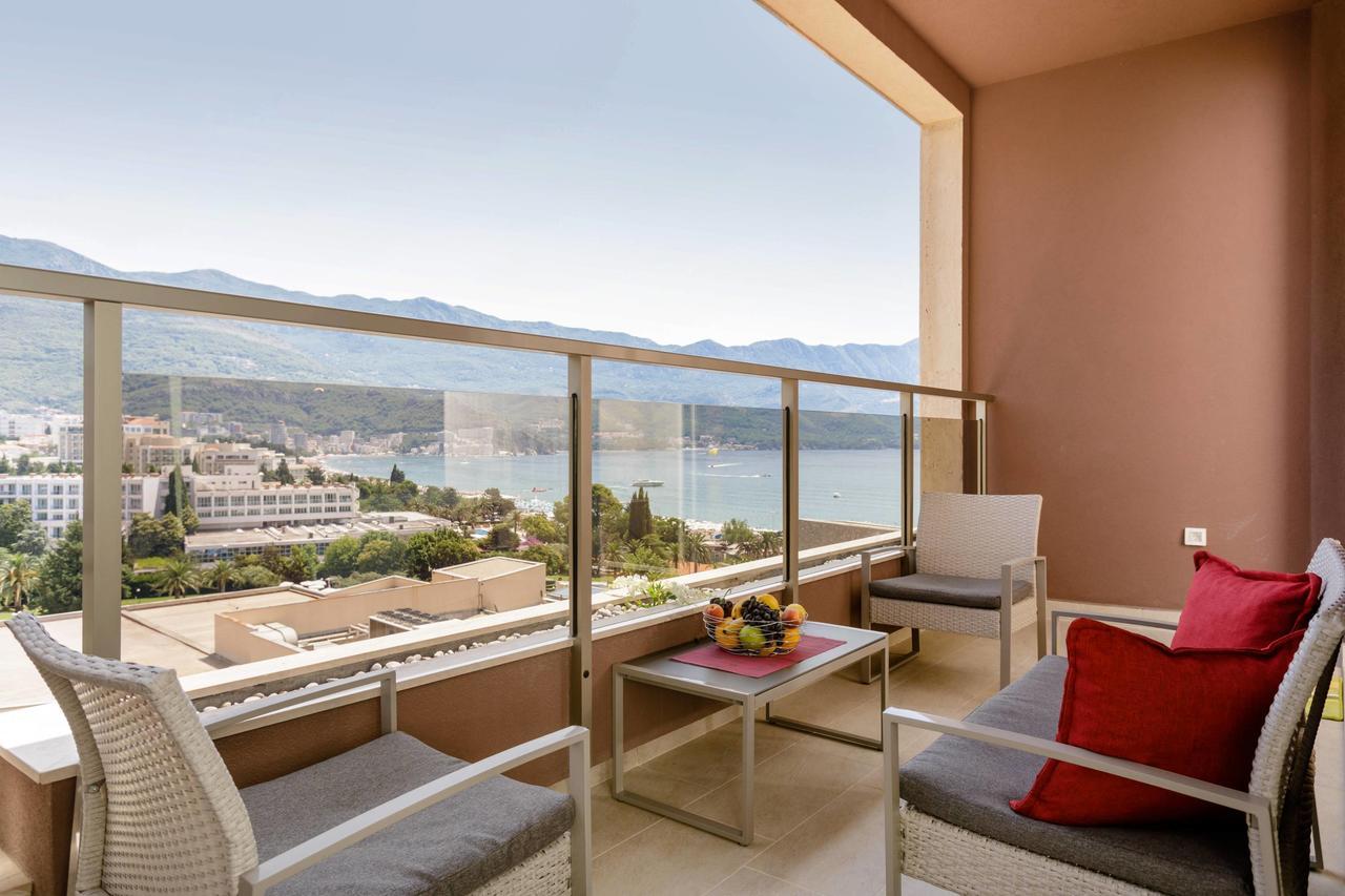 Lux Apartments Harmonia Budva Bagian luar foto